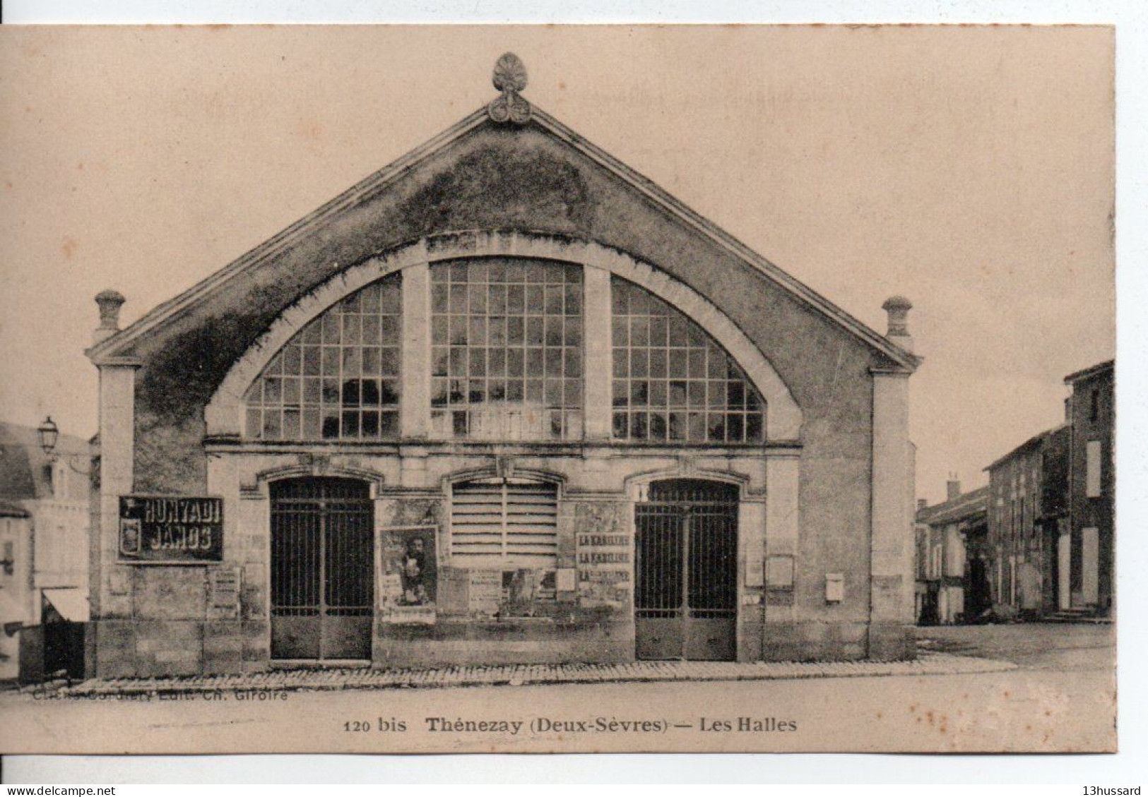 Carte Postale Ancienne Thénezay - Les Halles - Thenezay