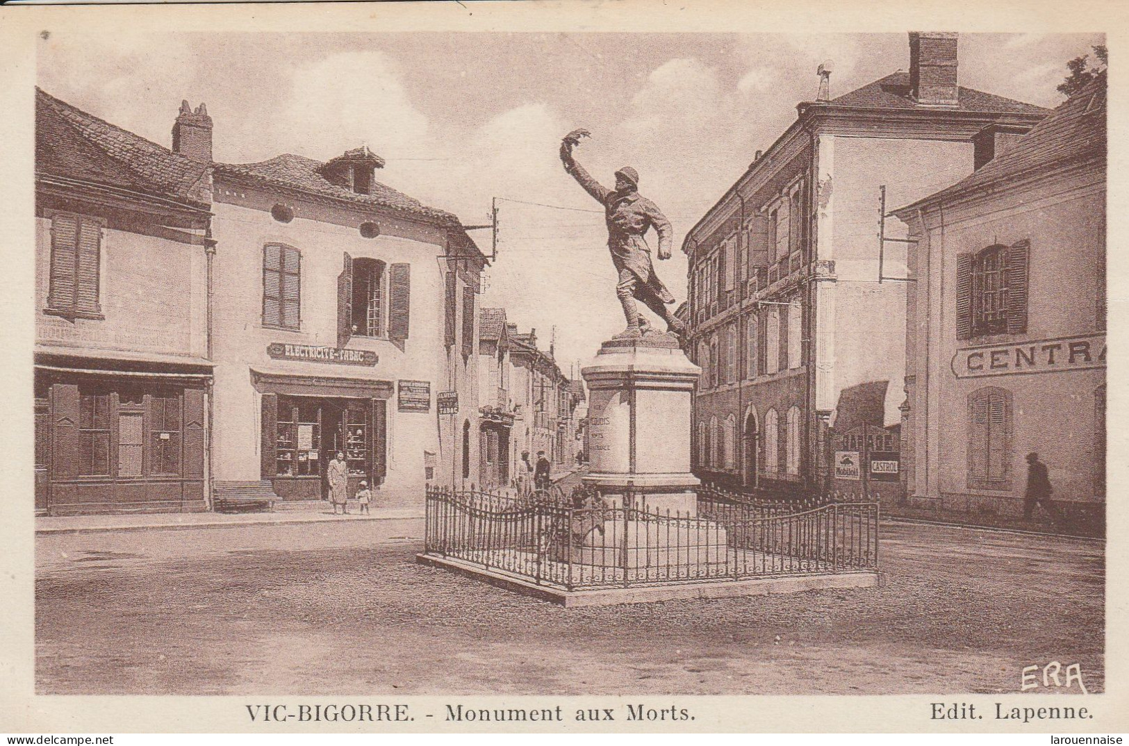 65 -  VIC BIGORRE  - Monument Aux Morts - Vic Sur Bigorre
