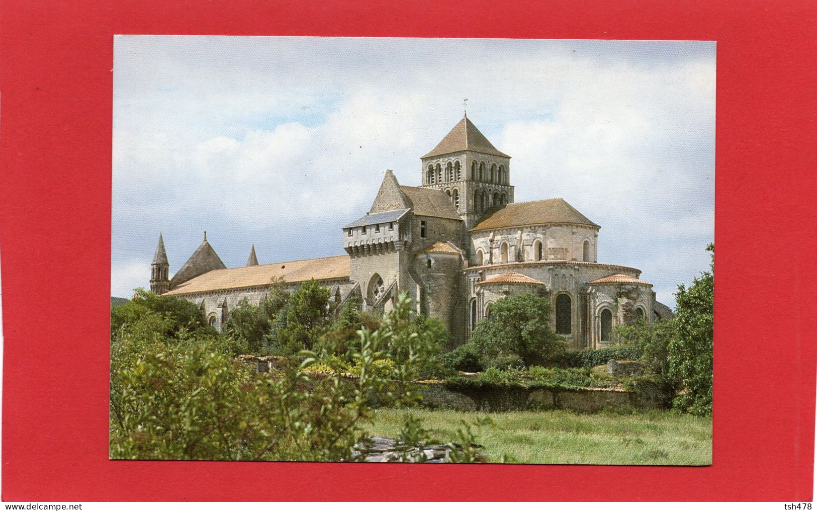 79----SAINT-JOUIN-DE-MARNES--Eglise Abbatiale XIè Et XIIè S.---vue Générale Côté Sud---voir 2 Scans - Saint Jouin De Marnes