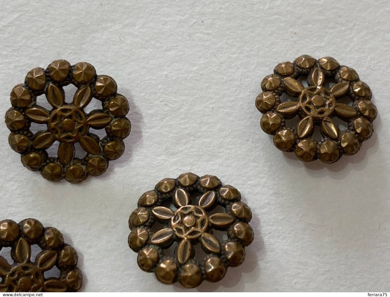 LOTTO DI PICCOLI VECCHI BOTTONI FIORI  FLOWERS OTTONE BRONZO.? - Boutons