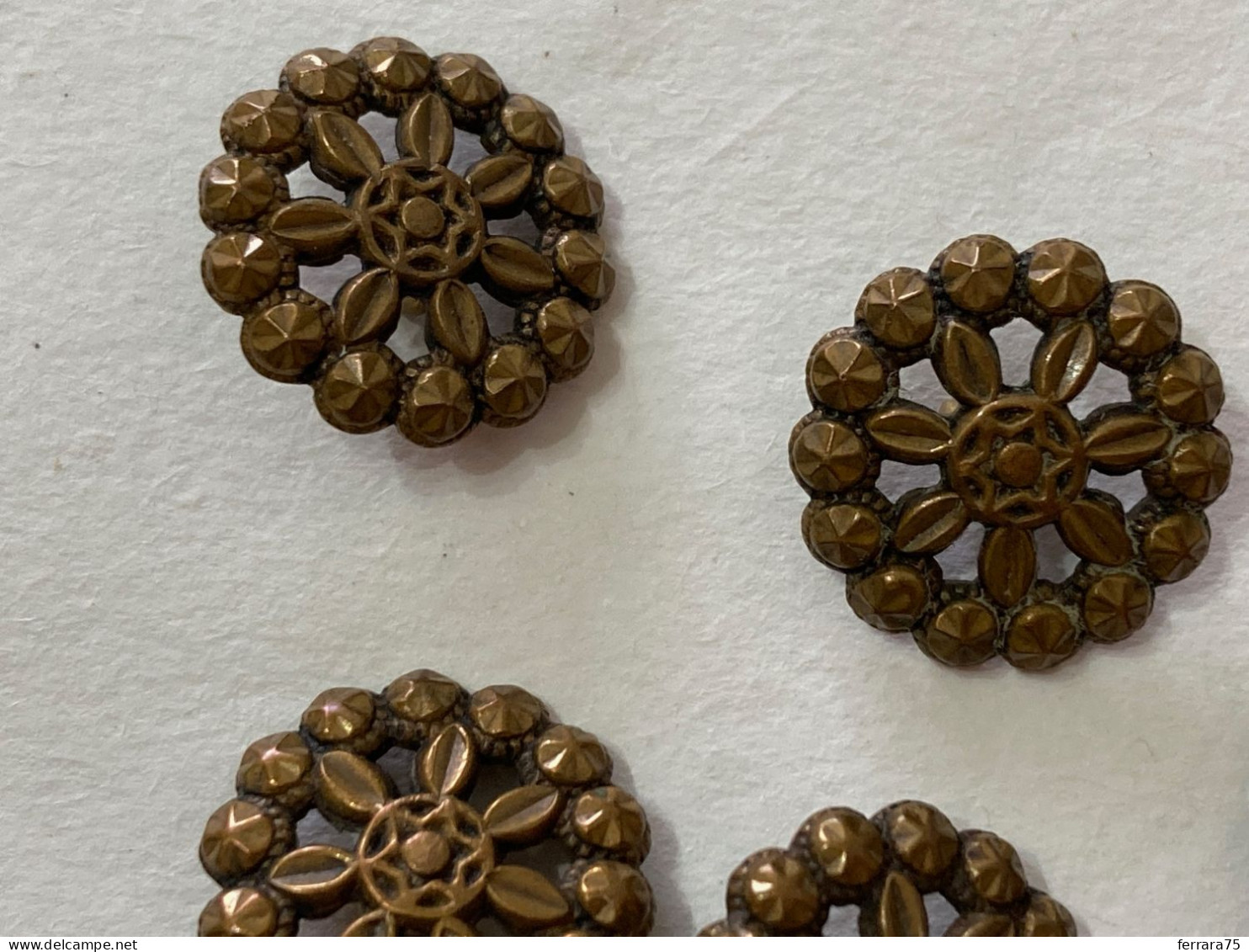 LOTTO DI PICCOLI VECCHI BOTTONI FIORI  FLOWERS OTTONE BRONZO.? - Boutons