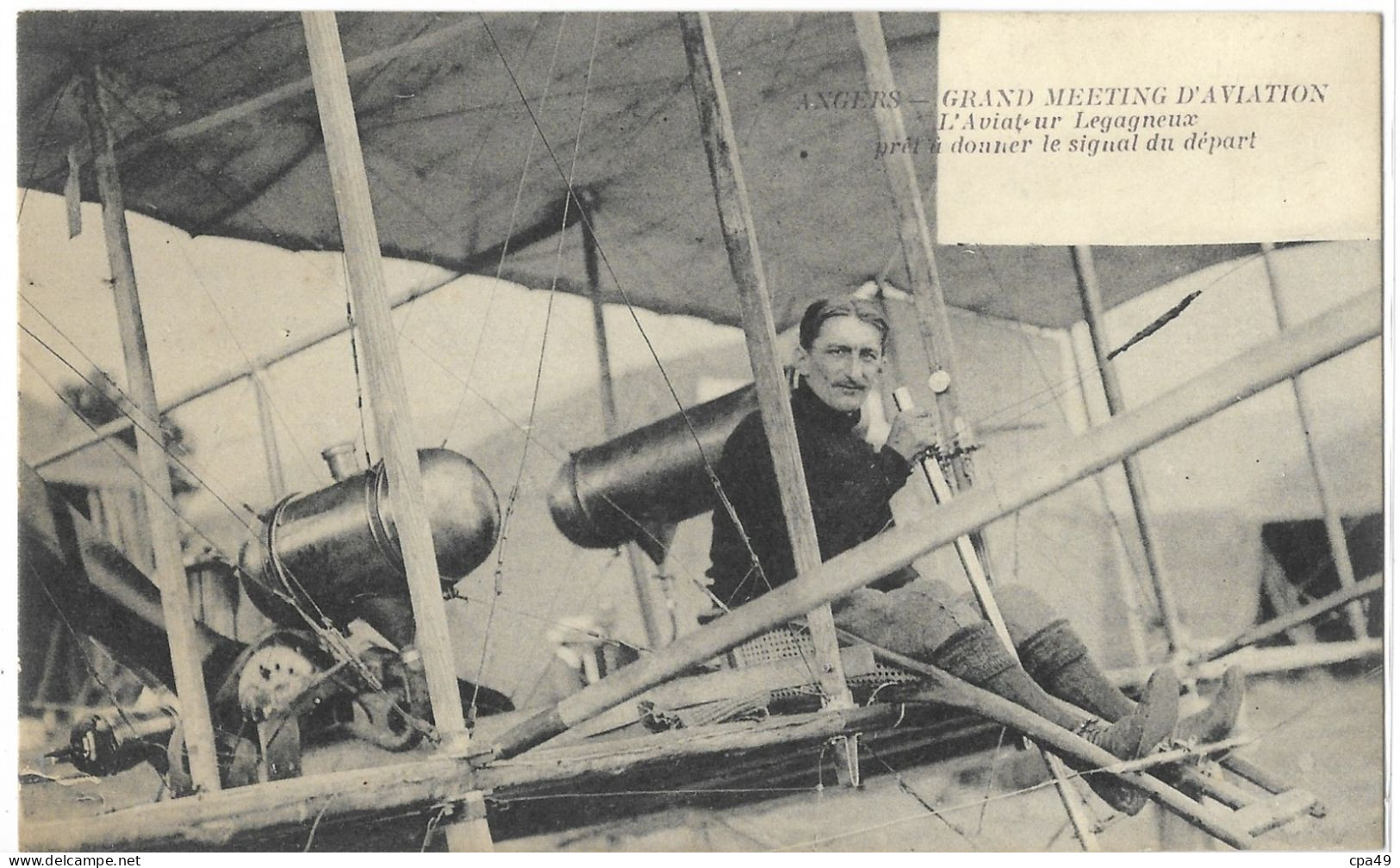 49  ANGERS  GRANG MEETING D' AVIATION L' AVIATEUR  LEGAGNEUX  PRET A DONNER LE SISIGNAL DU DEPART ( 8,4 X 13,5 ) - Angers