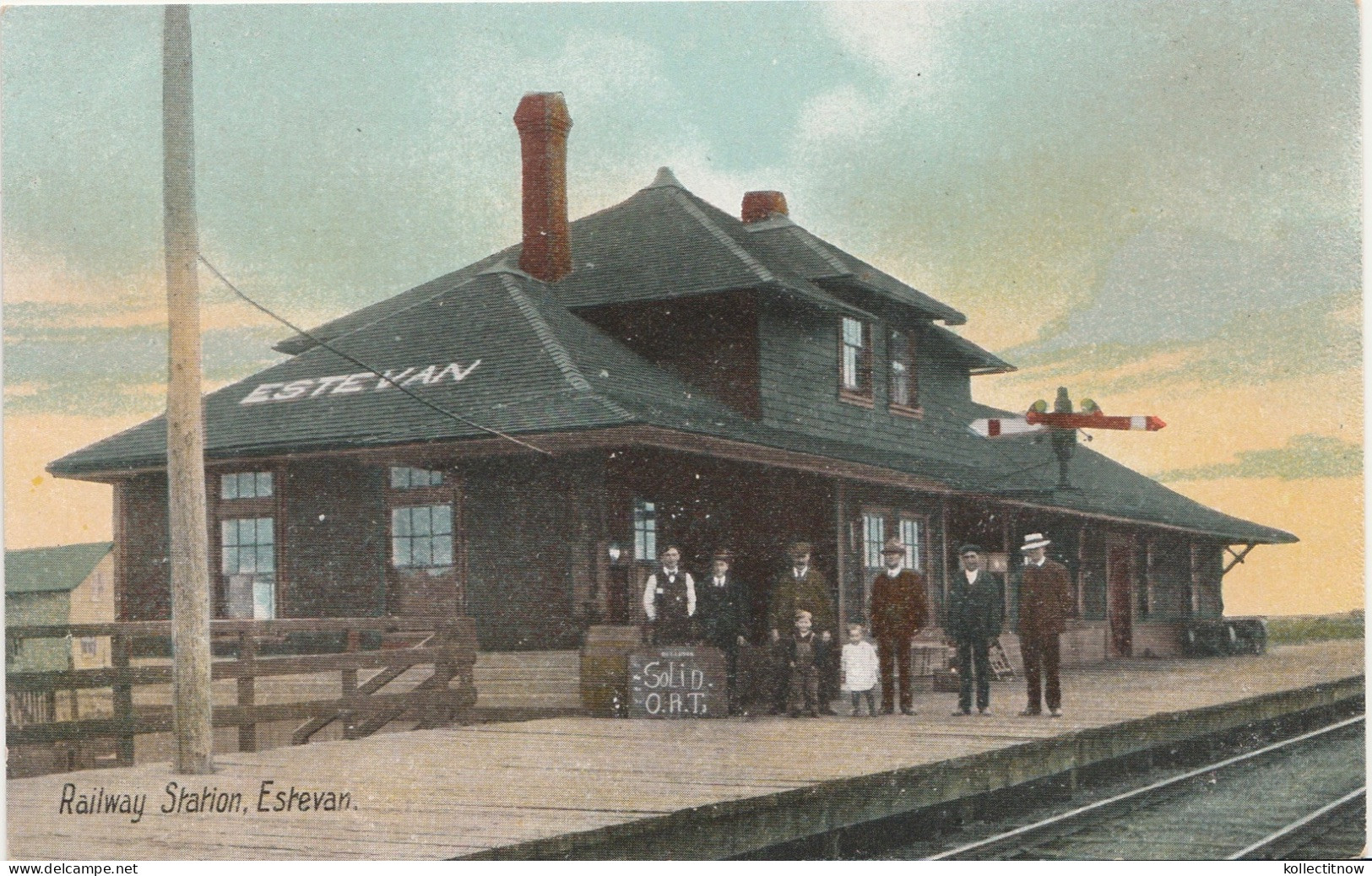 RAILWAY STATION - ESTEVAN - Autres & Non Classés