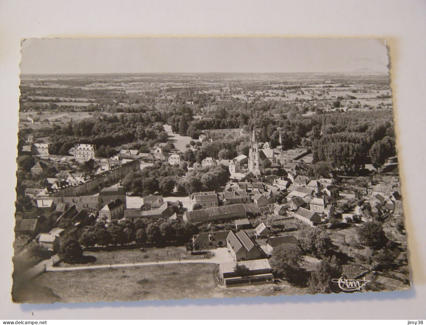 VIENNE-PLEUMARTIN-VUE AERIENNE-15365-LA PLACE DE L'EGLISE AU CENTRE DE LA VILLE ED CIM - Pleumartin