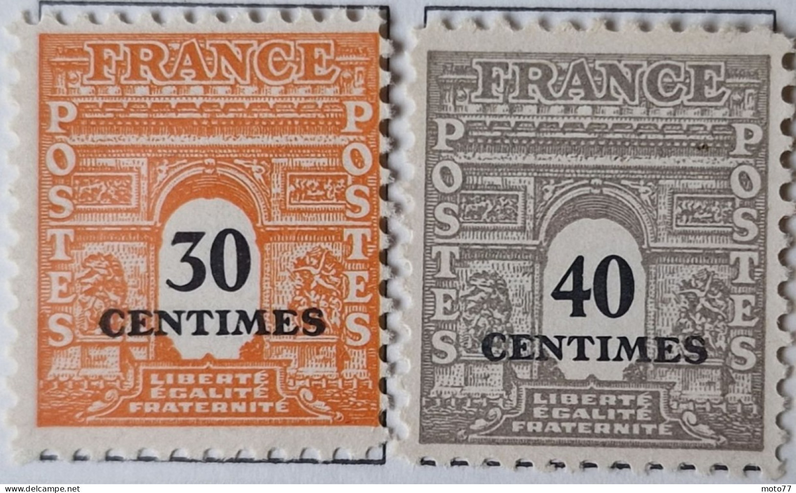 10 TIMBRE France N° 702 703 704 705 706 707 708 709 710 711 Neufs - 1945 - Yvert & Tellier 2003 Coté Minimum 1.50 € - 1944-45 Triomfboog