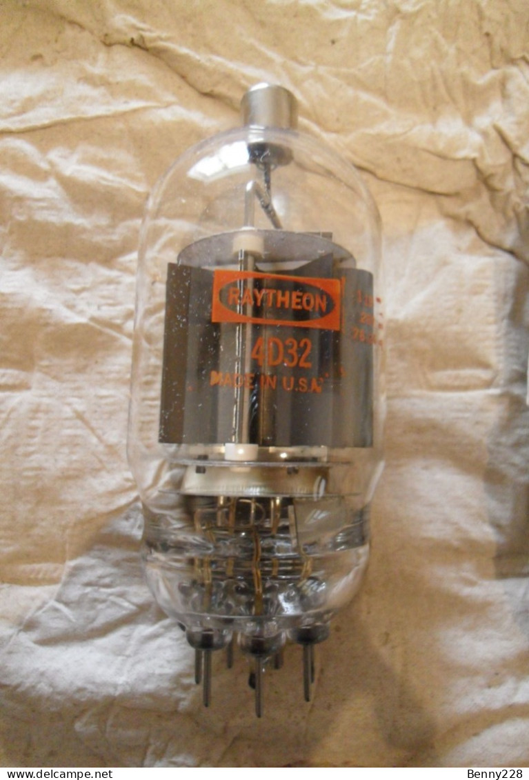 RARISSIME - Ampoule Radio Ancienne RAYTHEON Type 4 D 32 Made In USA - Vacuum Tubes