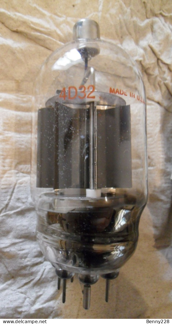 RARISSIME - Ampoule Radio Ancienne RAYTHEON Type 4 D 32 Made In USA - Vacuum Tubes