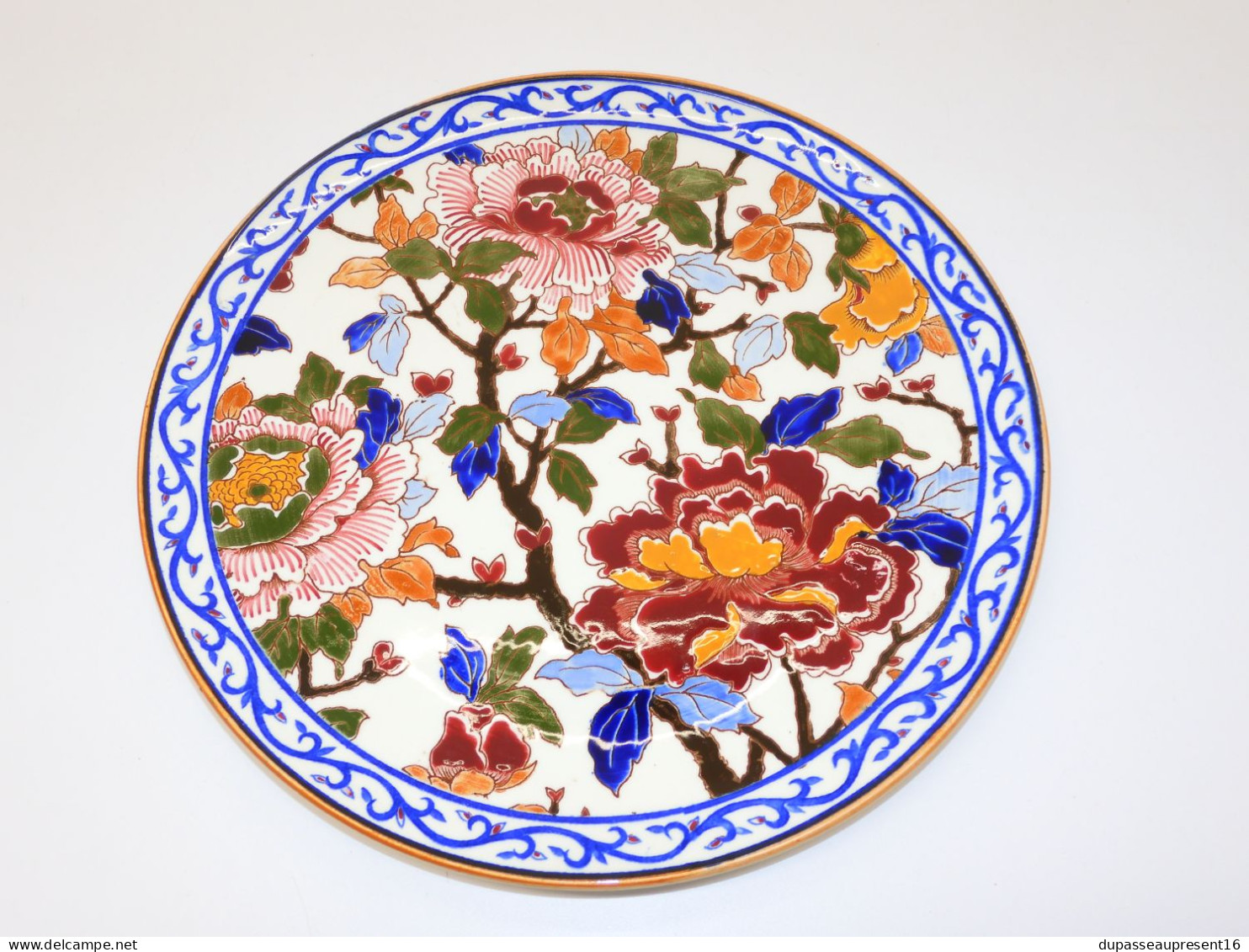 -PLAT ROND FAIENCE GIEN PIVOINE FRANCE TAMPON 1960 Décoré Main COLLECTION E - Gien (FRA)