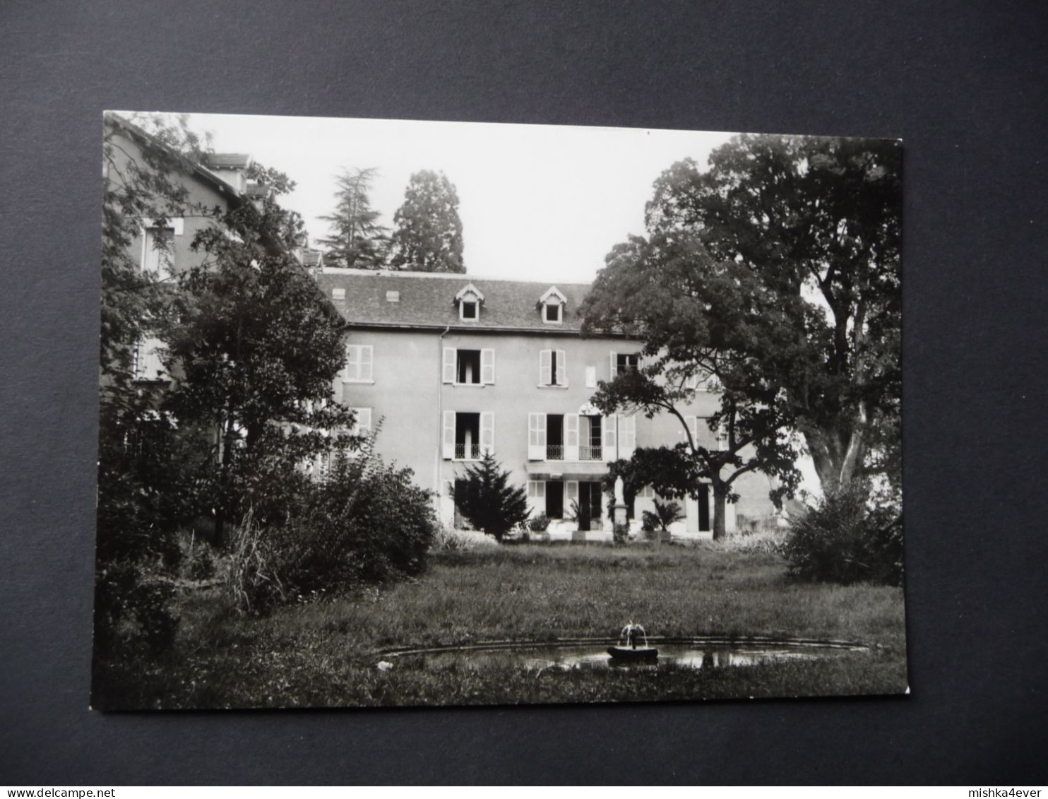 LA TRONCHE - Maison SAINT GERMAIN - La Façade Et Le Parc - La Tronche