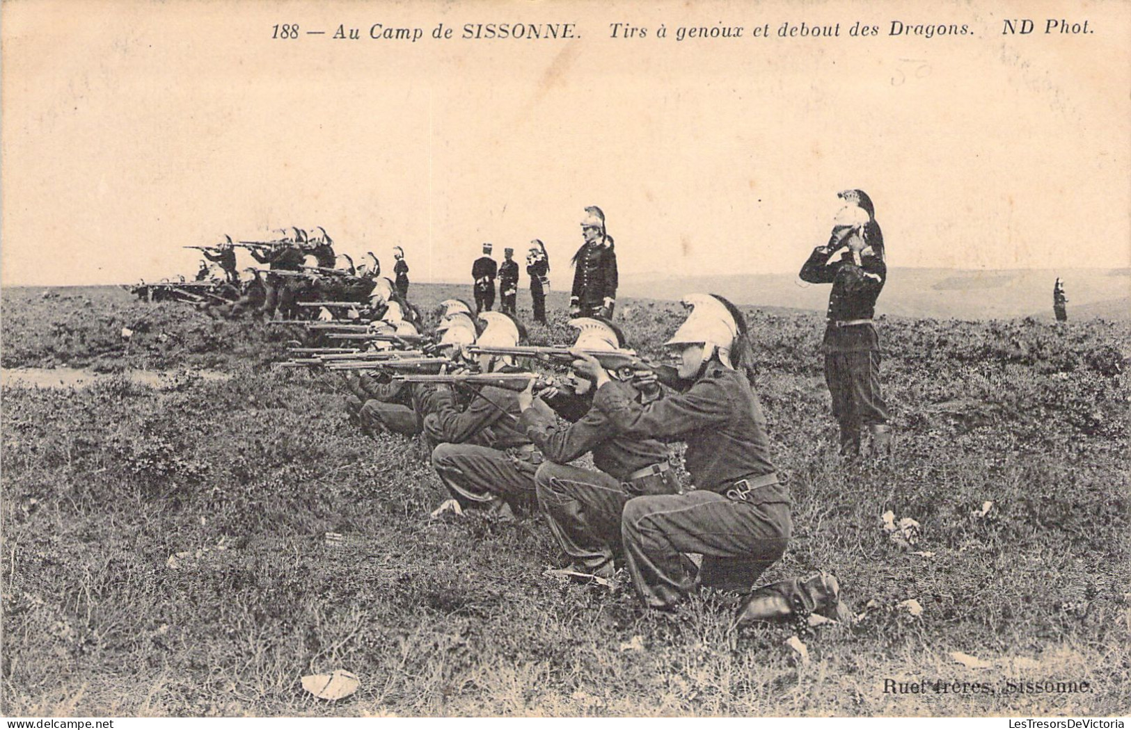 MILITARIA - SISSONNE - Tirs à Genoux Et Debout Des Dragons  - Carte Postale Ancienne - Manoeuvres