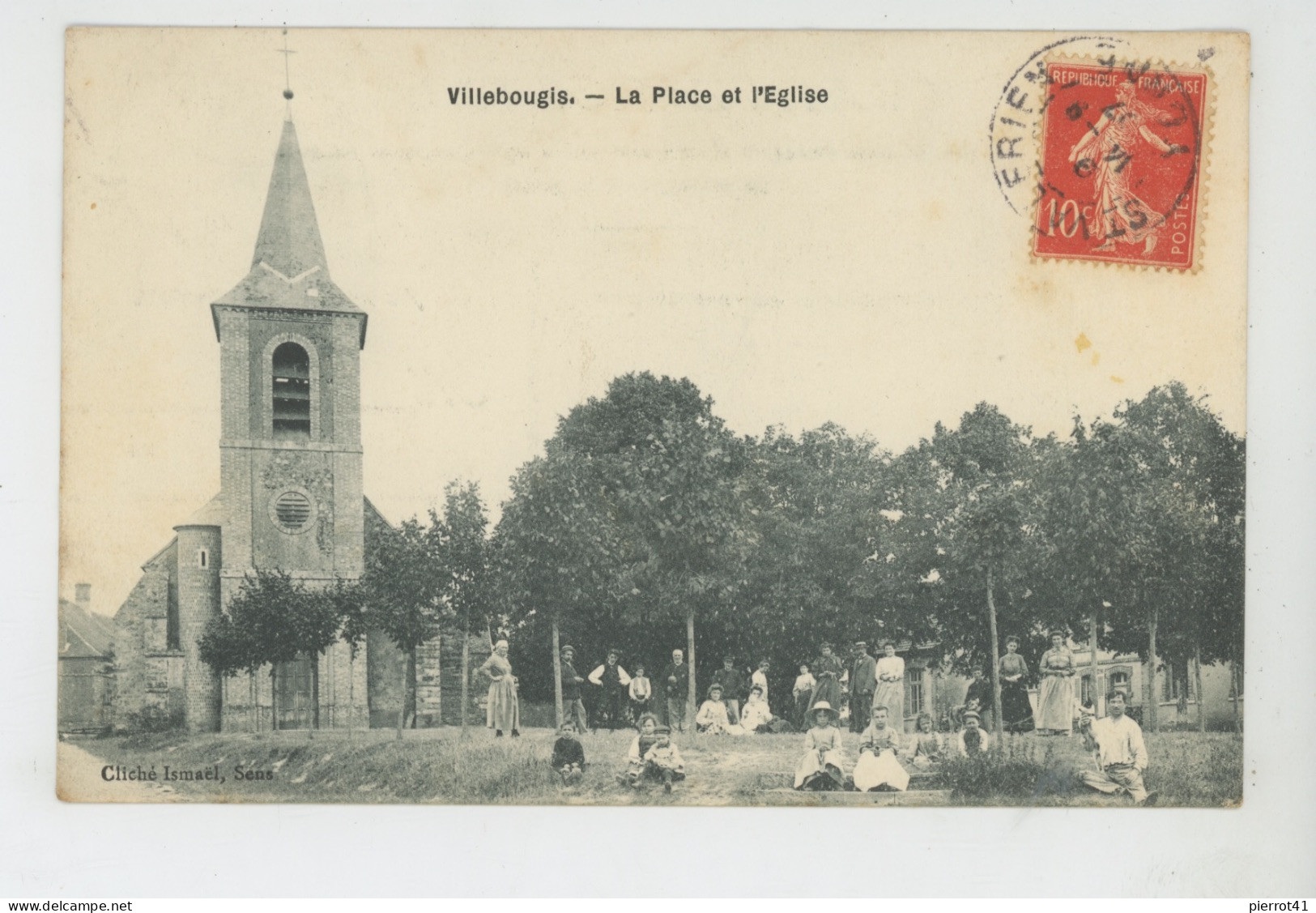 VILLEBOUGIS - La Place Et L'Eglise - Villebougis