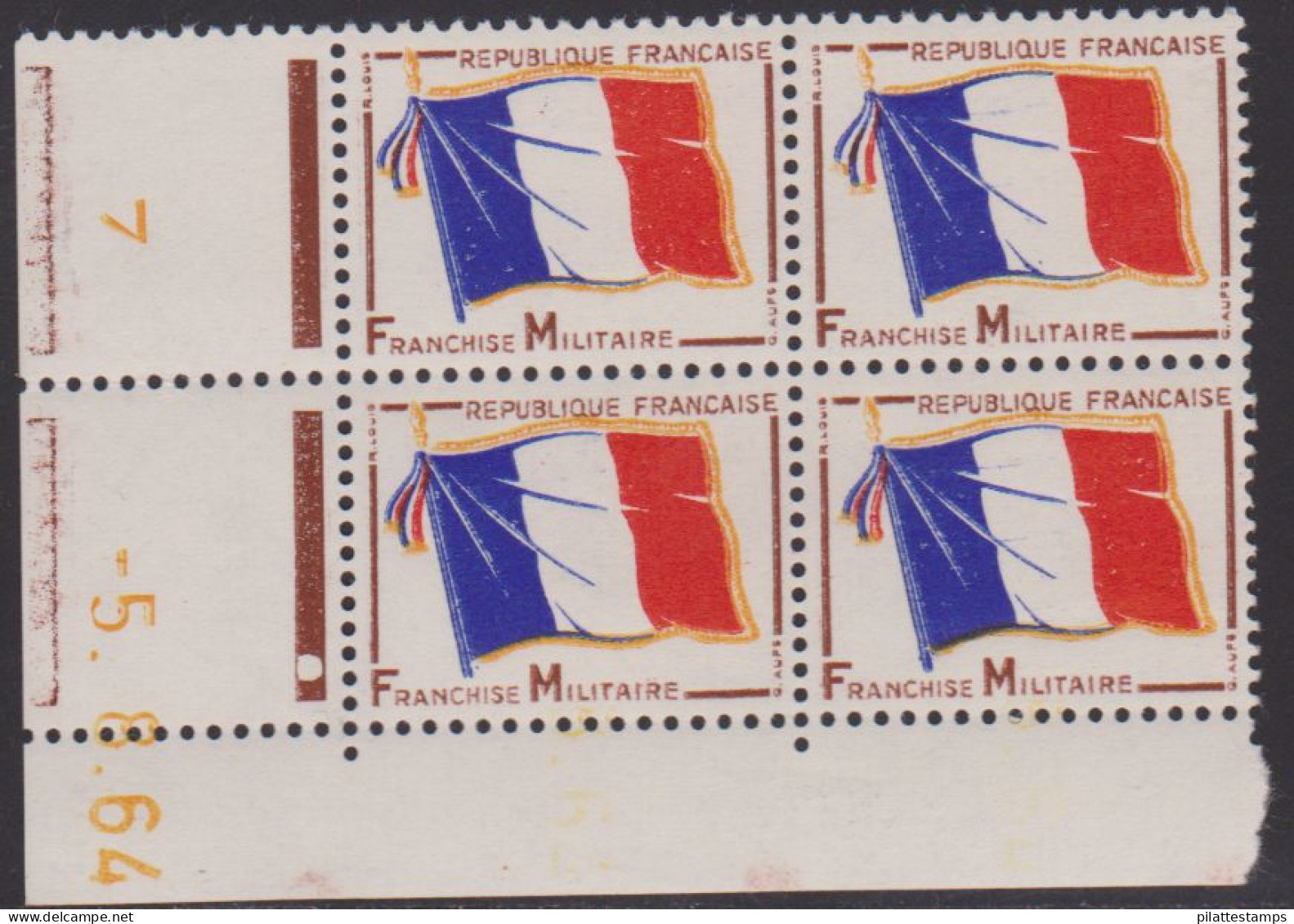 FRANCE FRANCHISE MILITAIRE N° 13** DRAPEAU COIN DATE DU 5/8/64 - Sonstige & Ohne Zuordnung