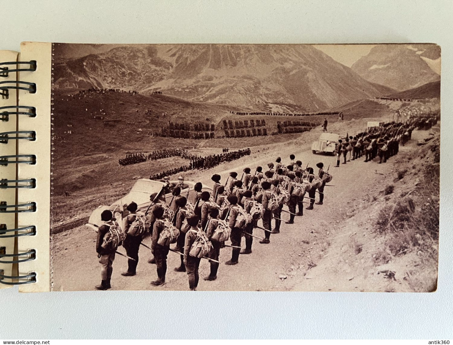 Carnet de 23 CPA Militaria entre WW1 et WW2 Manoeuvres du Galibier 1938 Troupes Coloniales et divers