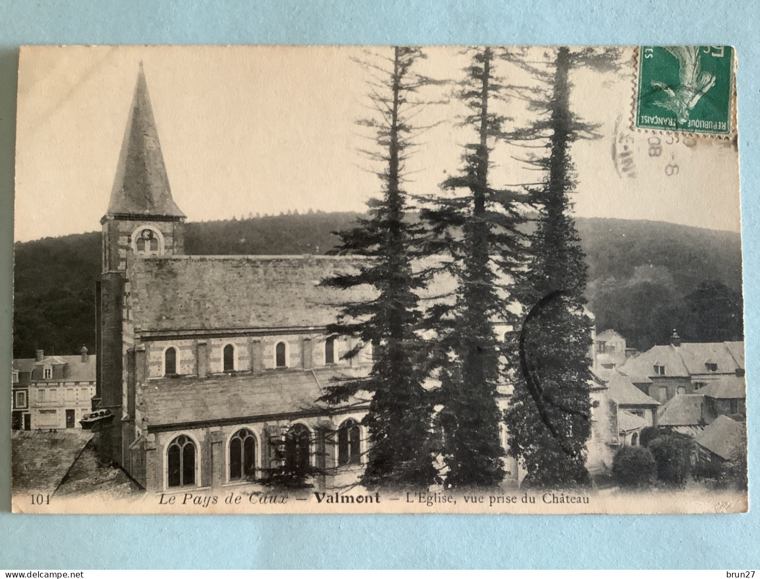 76- VALMONT - L'Eglise - Vue Prise Du Château - Valmont