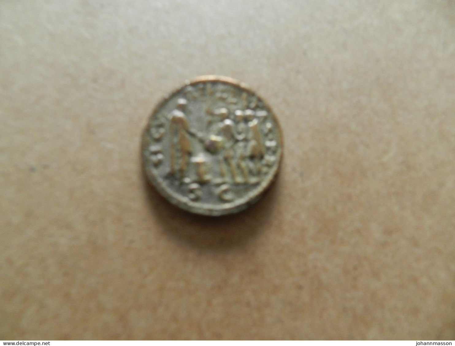 Monnaie  Romaine    Poids  14,47   Grammes  Diamétre  3 ,5  Cm   ( Copie  ) - Valse Munten