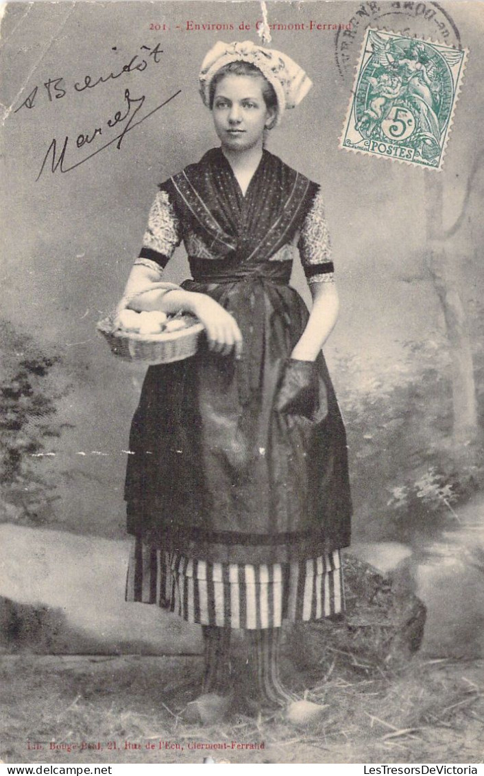 FOLKLORE - L'AUVERGNE PITTORESQUE - Jeune Femme Des Environs De Clermont Ferrand - Carte Postale Ancienne - Trachten