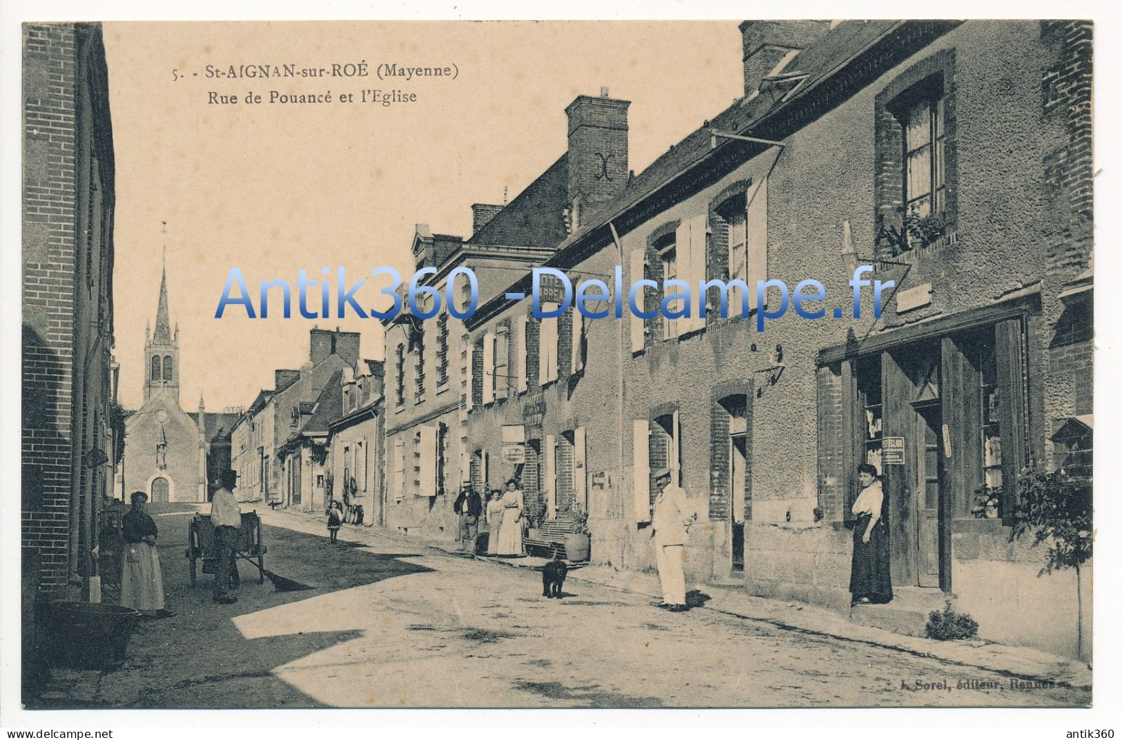 Très Rare CPA 53 SAINT AIGNAN SUR ROË Rue De Pouancé Et L'Eglise Hôtel Barreau - Saint Aignan Sur Rö