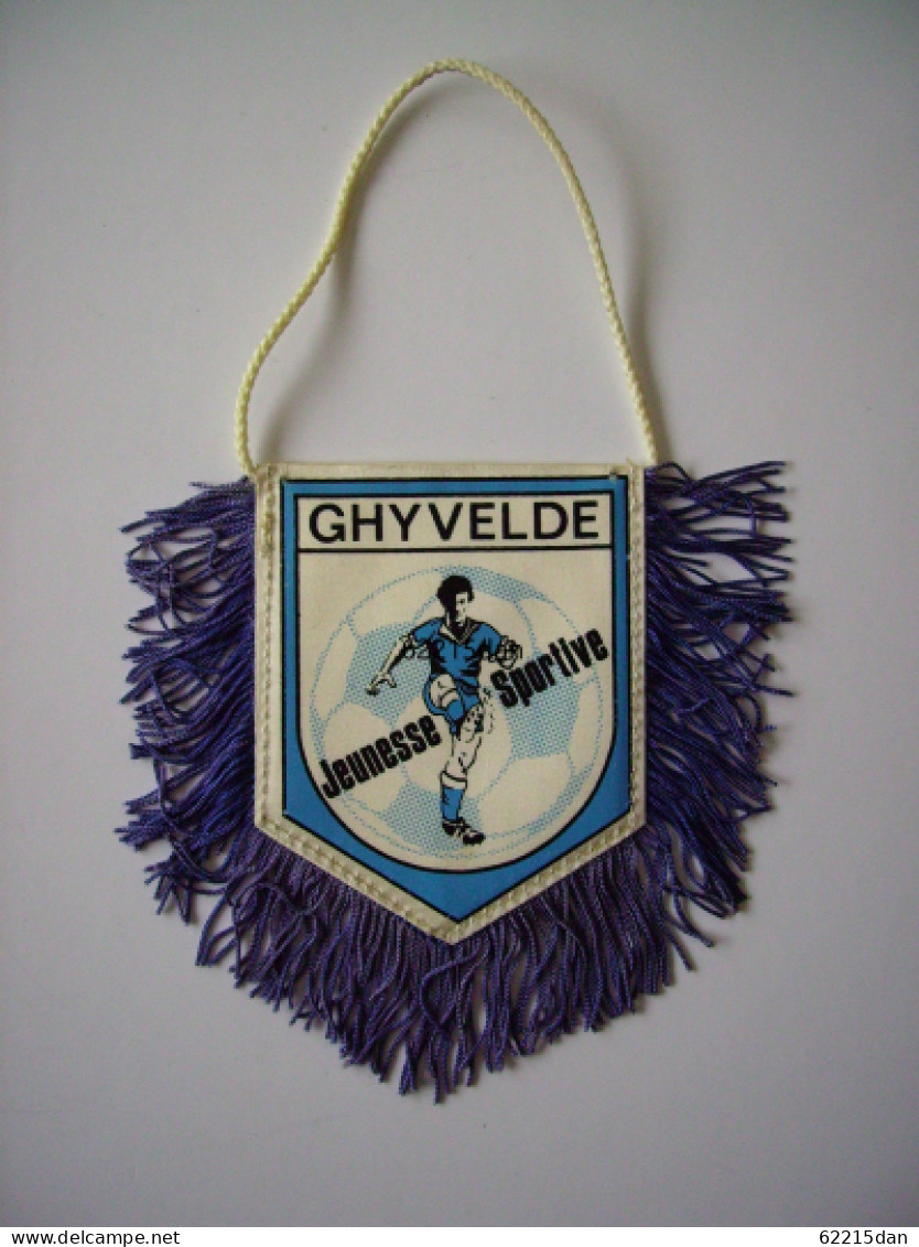 59 . GHYVELDE . FANION ECUSSON . J.S.G. JEUNESSE SPORTIVE GHYVELDE . FOOTBALL - Habillement, Souvenirs & Autres