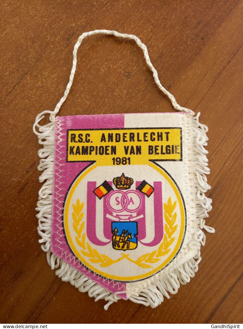 Fanion Football R.S.C. Anderlecht Champion De Belgique 1981 - Vintage - Uniformes Recordatorios & Misc