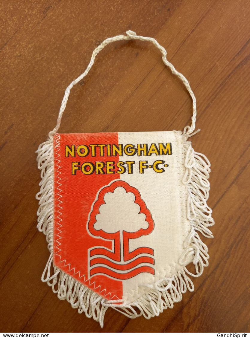 Fanion Football Nottingham Forest F.C. - Vintage - Uniformes Recordatorios & Misc