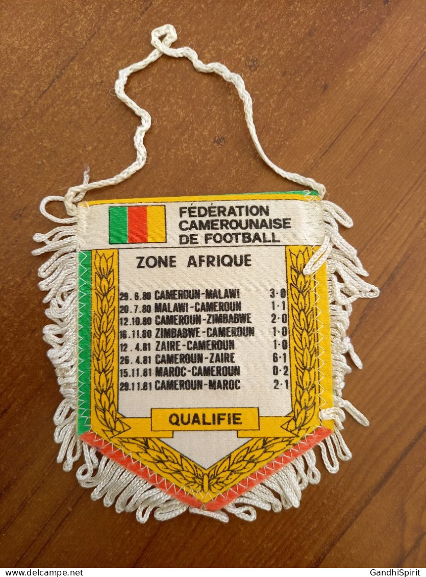 Fanion Football Coupe Du Monde 1982 Federation Camerounaise World Cup Vintage - Kleding, Souvenirs & Andere