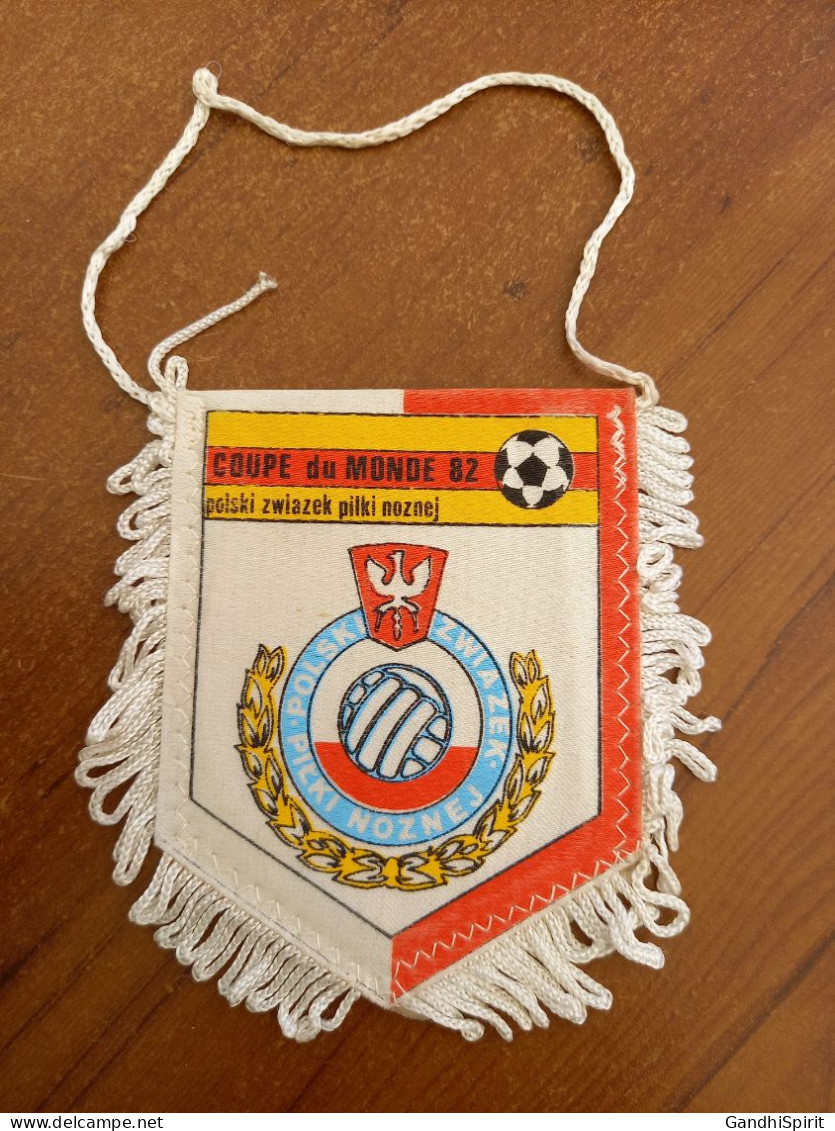 Fanion Football Coupe Du Monde 1982 Polski Zwiazek Pilki Noznej World Cup Pologne - Apparel, Souvenirs & Other