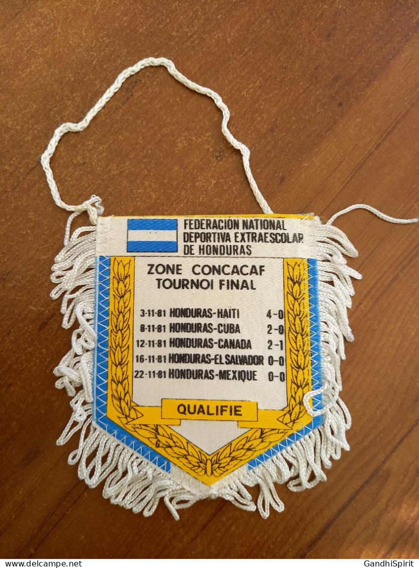 Fanion Football Coupe Du Monde 1982 Extraescolar De Honduras World Cup - Bekleidung, Souvenirs Und Sonstige