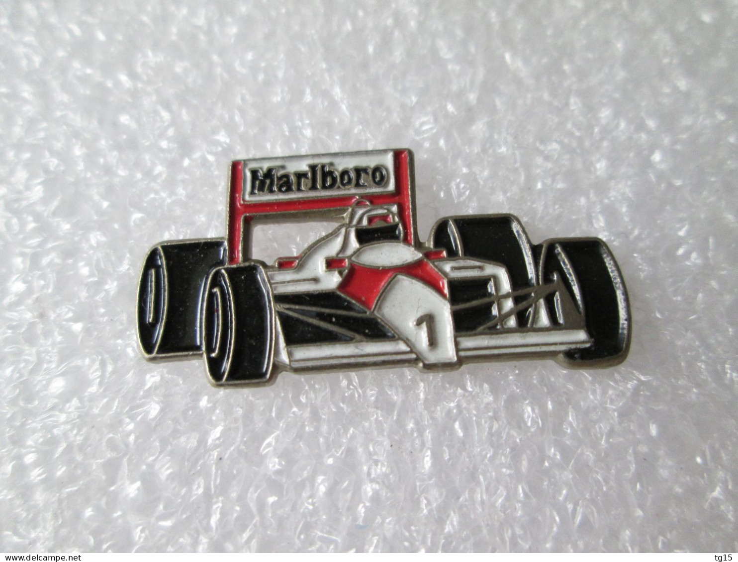 PIN'S   FORMULE 1  McLAREN    N° 1 - F1