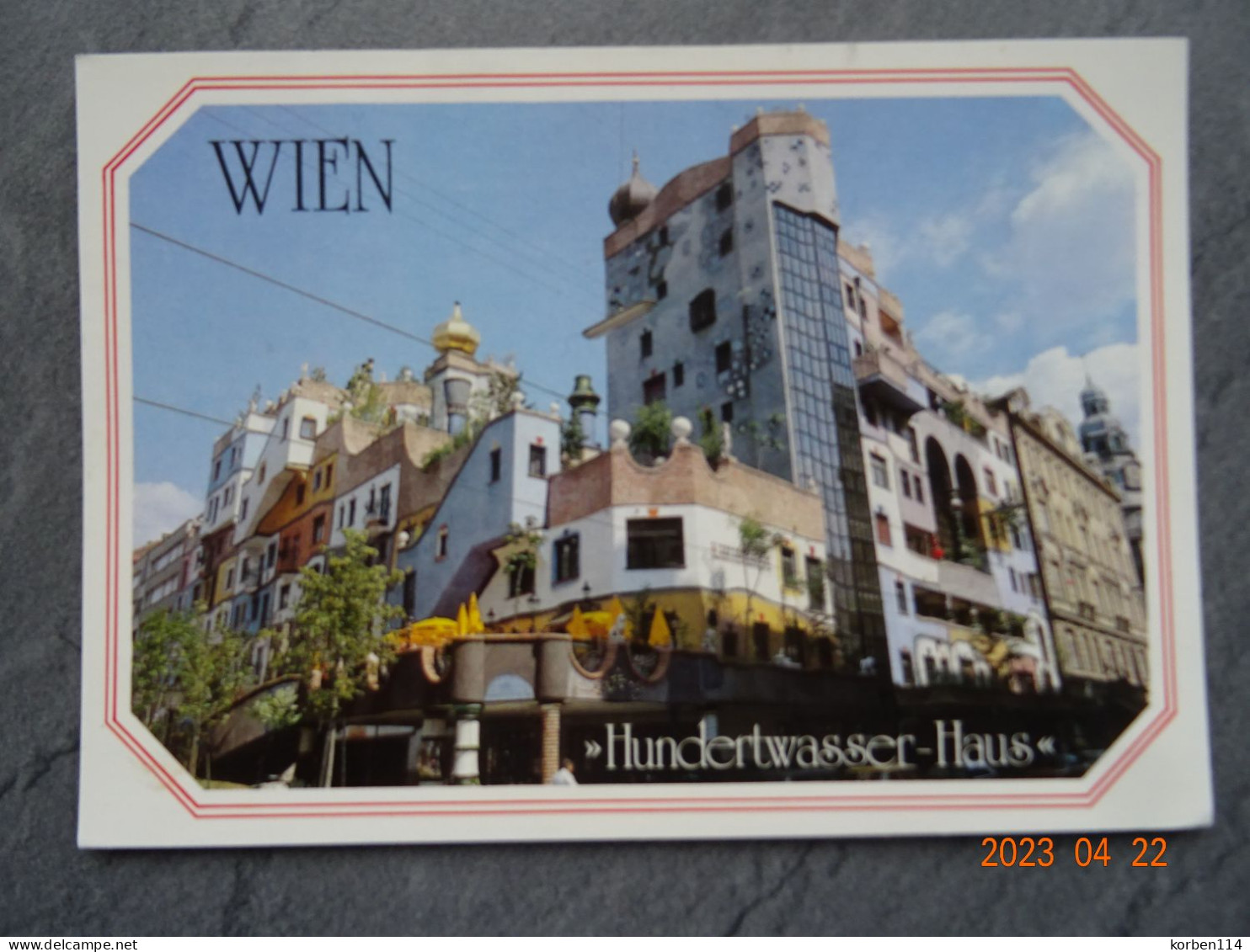 HUNDERTWASSER HAUS  LOWENGASSE - Musées