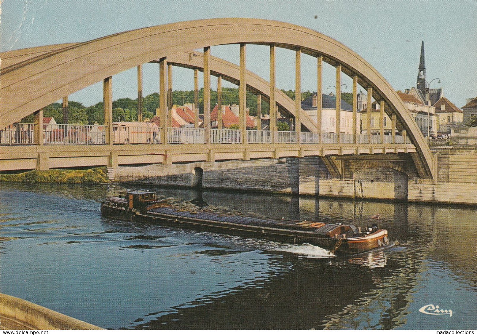 Péniche à Pont Ste Maxence (60 - Oise) Le Pont Sur L'Oise - Péniches