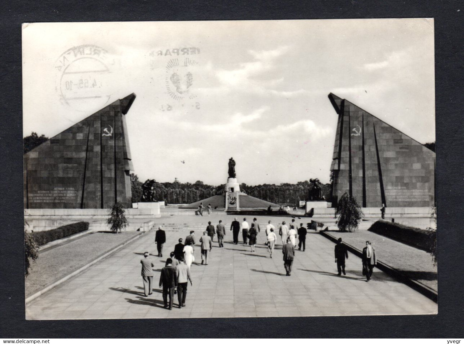 Militaria - Allemagne - BERLIN - Le Mémorial Soviétique - Treptow