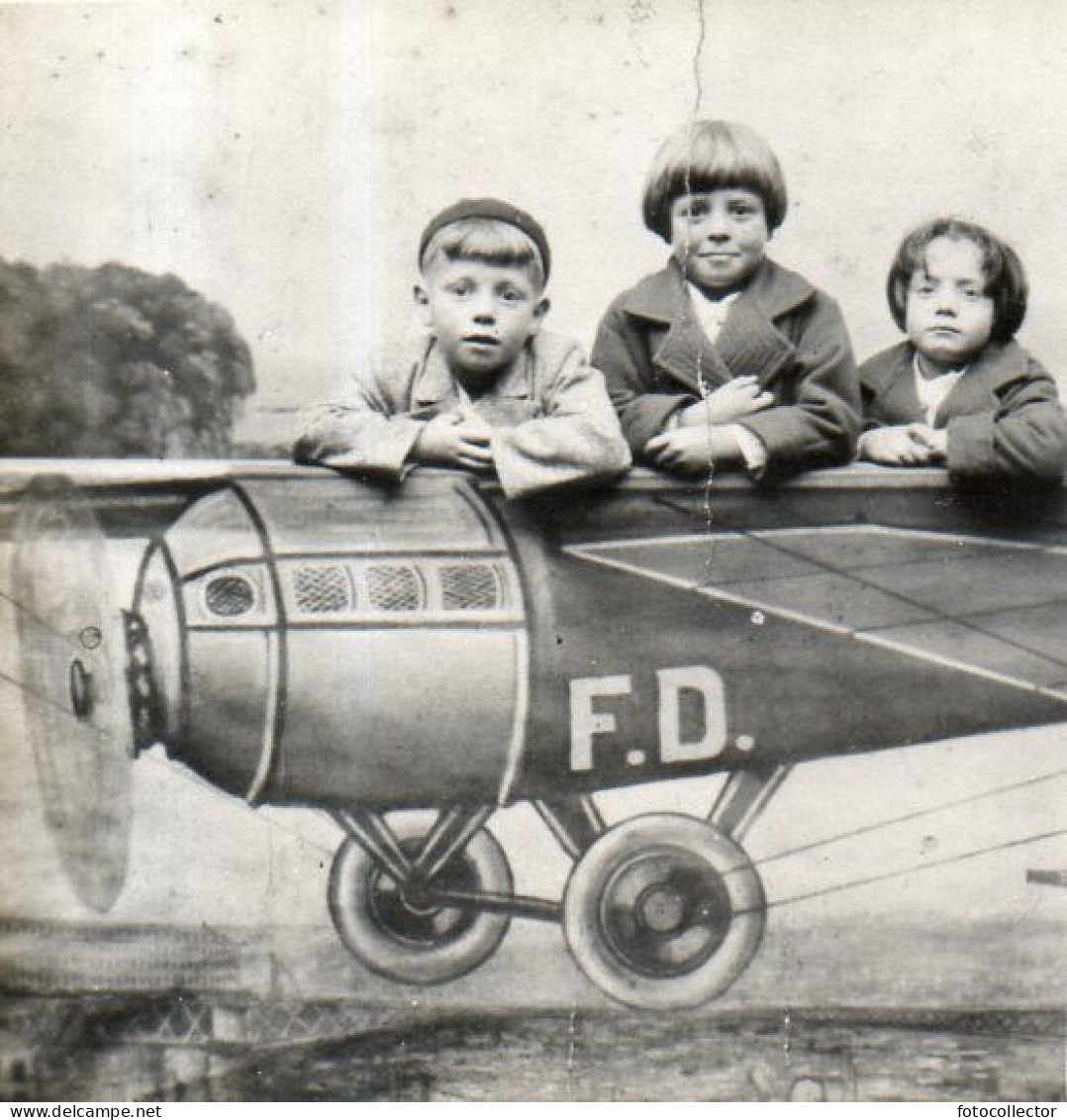 3 Enfants Dans Un Avion - Personnes