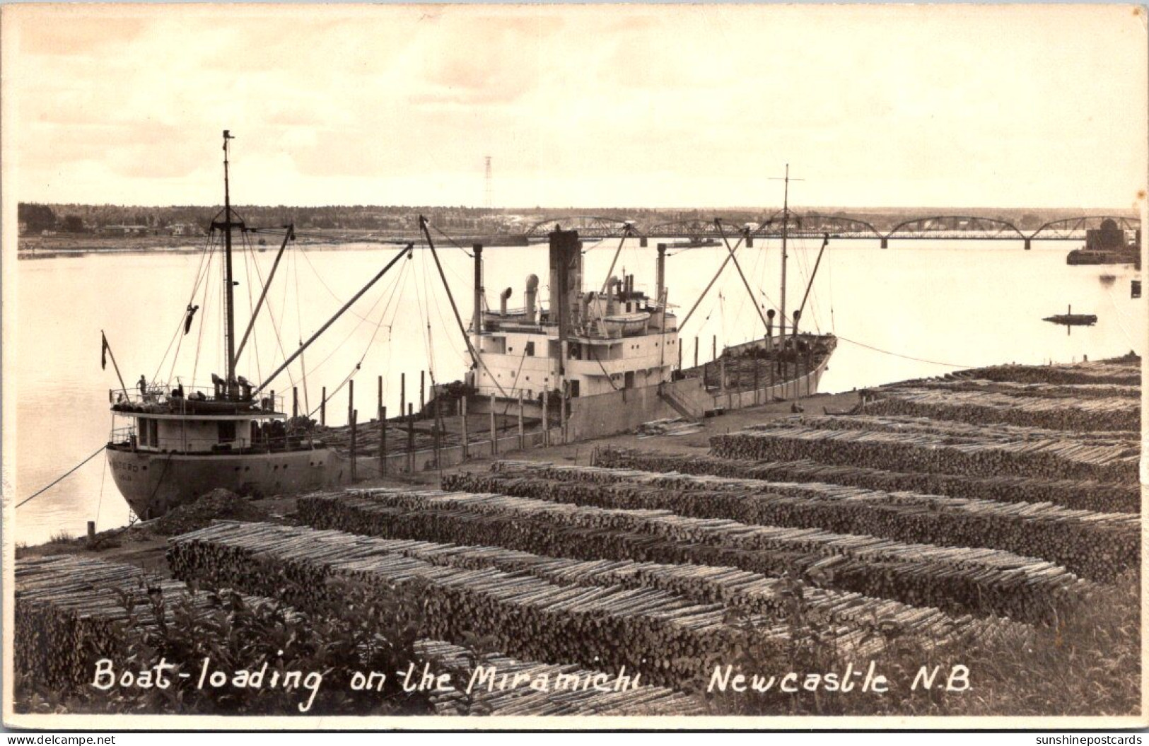 Canada Newcastle Boat Loading On The Miramich Real Photo - Altri & Non Classificati