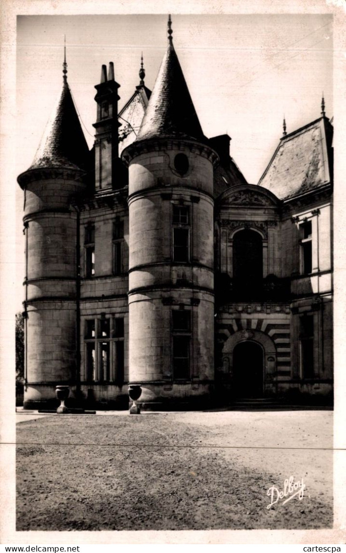 Mirambeau Le Chateau Ancienne Porte D'honneur        CPM Ou CPSM - Mirambeau