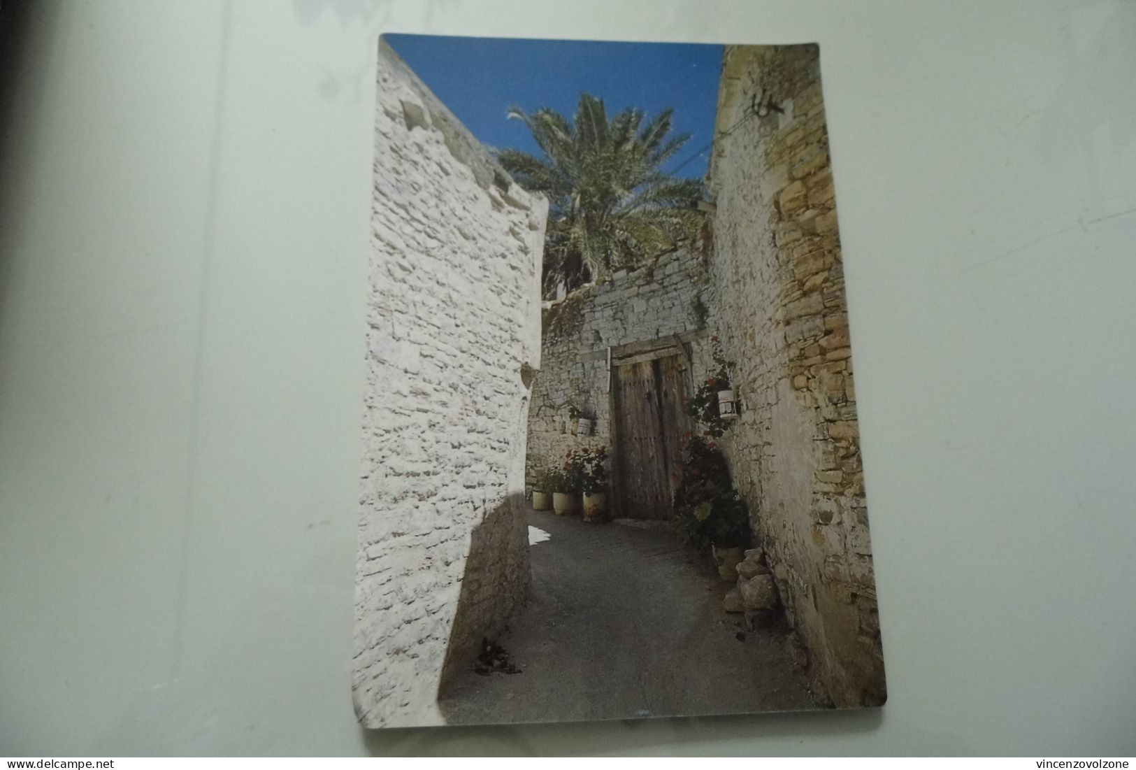 Cartolina "LEFKARA VILLAGE LARNACA" 1998 - Chypre