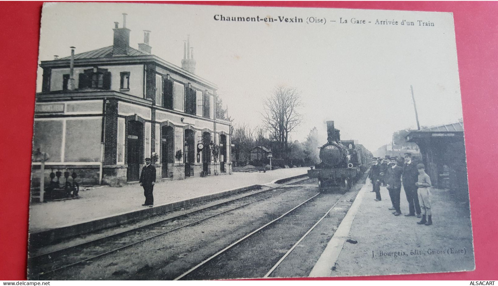 Chaumont En Vexin , Gare Et Arrivée D'un Train - Chaumont En Vexin