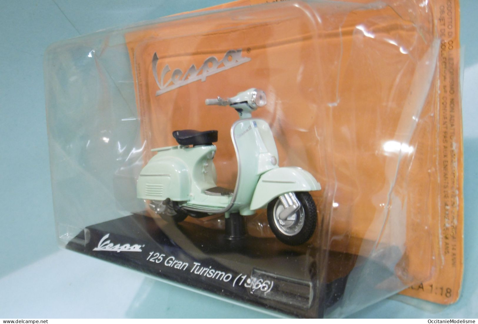 Maisto - VESPA 125 GRAN TURISMO 1966 Vert Pâle Neuf 1/18 - Maisto