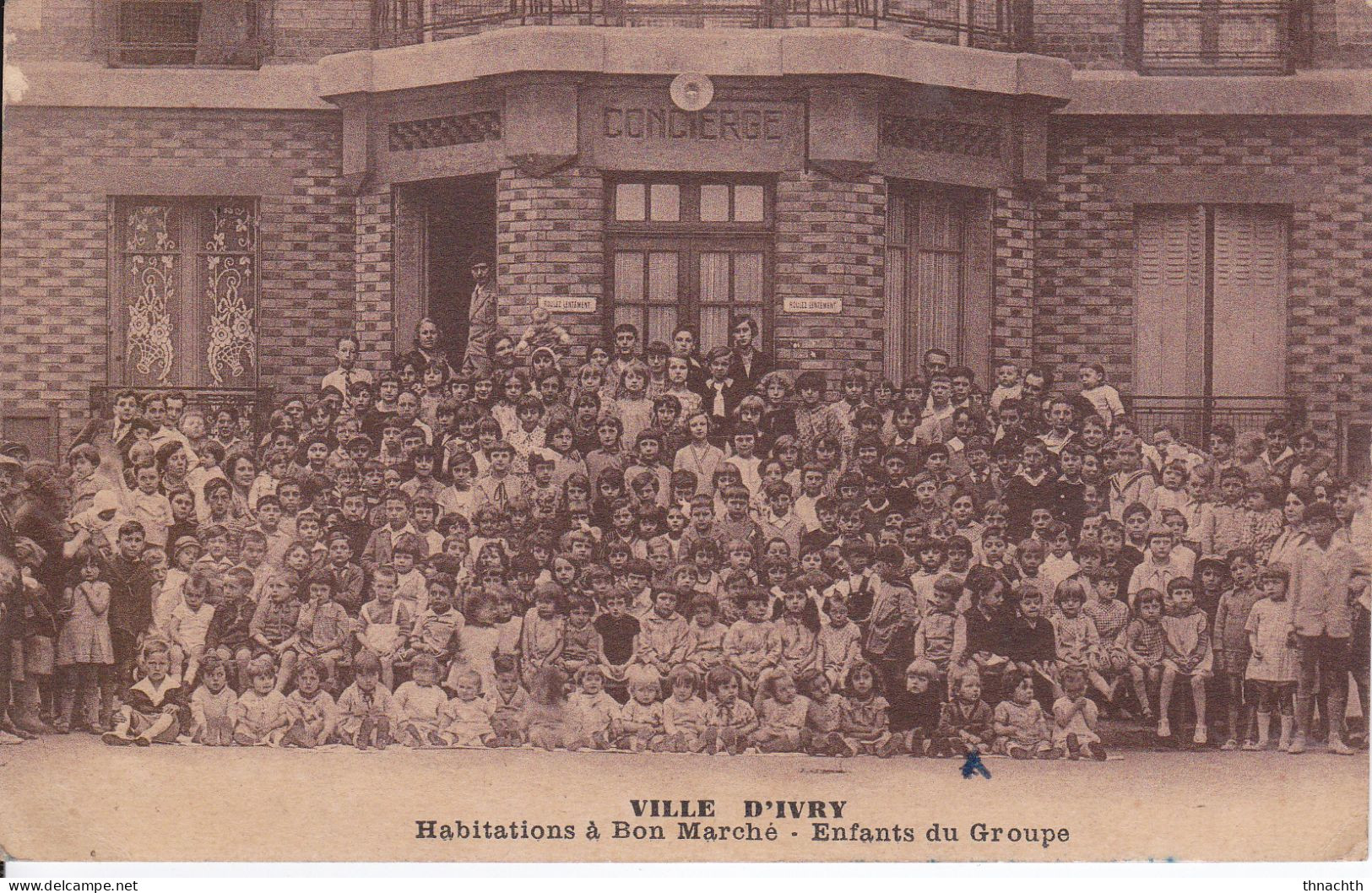 Ivry Sur Seine - Habitations à Bon Marché - Enfants Du Groupe - - Ivry Sur Seine