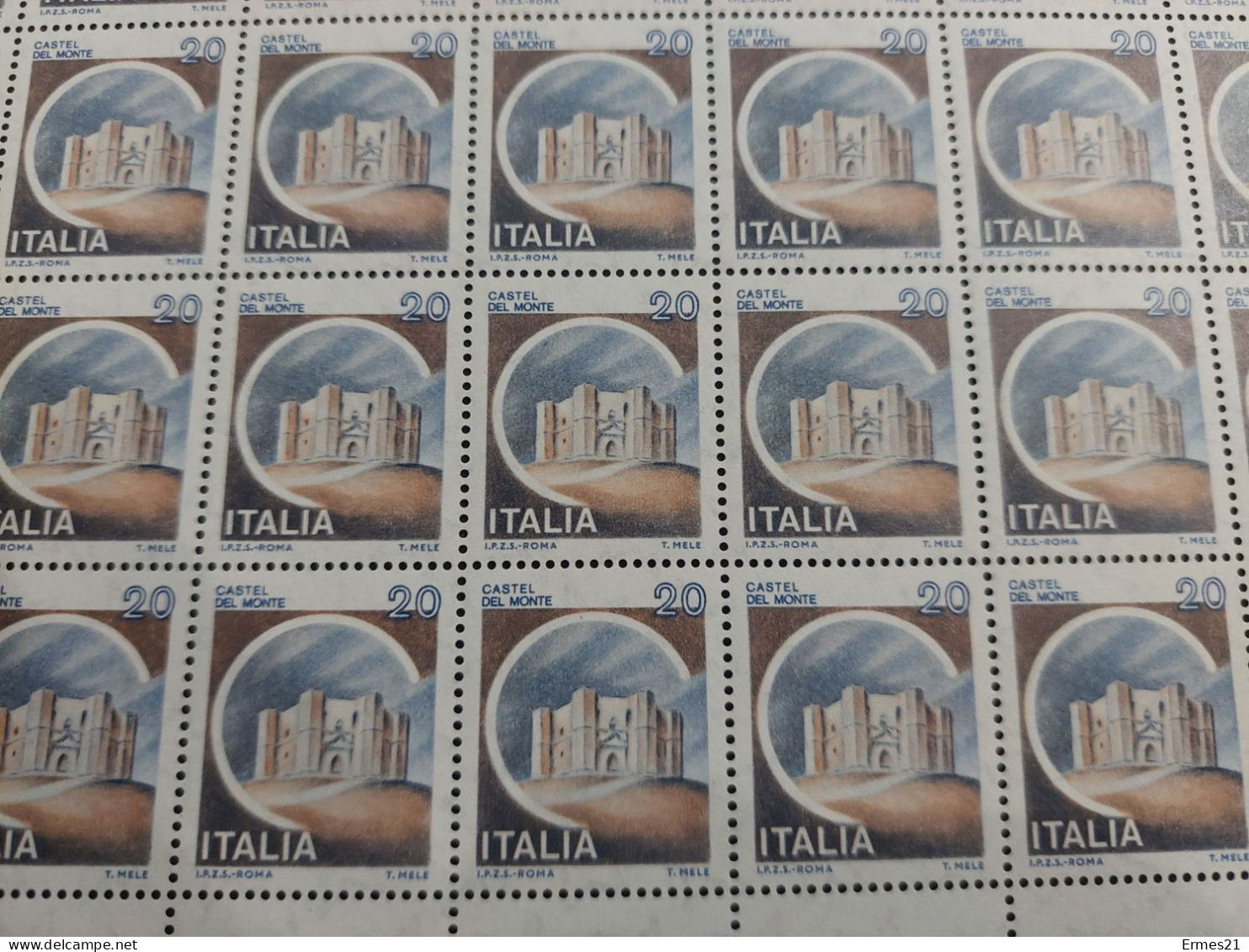 Francobolli 1980. Serie Castelli D'Italia. Castello Del Monte. Valore 20 Lire.Foglio 100pz. Condizioni Eccellenti - Complete Vellen