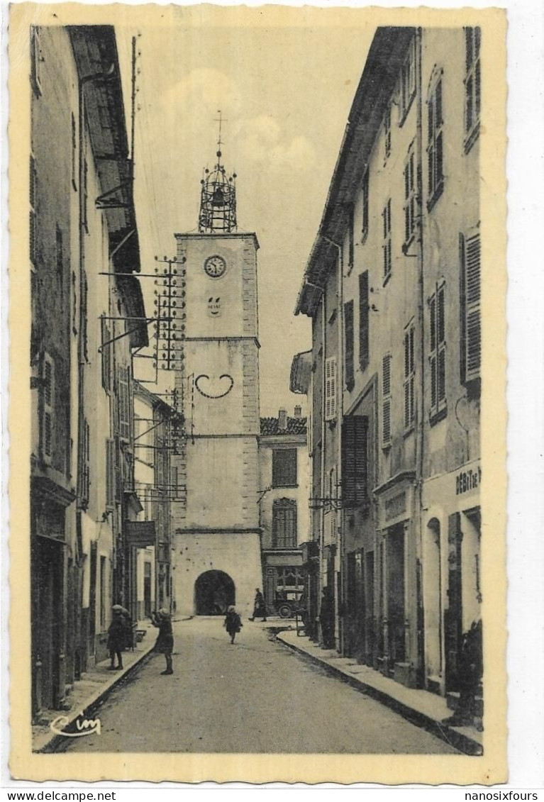 D 83.  BESSE SUR ISSOLE. L HORLOGE ET LA GRANDE RUE.  CARTE ECRITE - Besse-sur-Issole