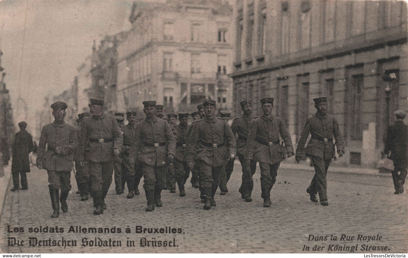 BELGIQUE - Bruxelles - Les Soldats Allemands A Bruxelles - Dans La Rue Royale -  Carte Postale Ancienne - - Autres & Non Classés