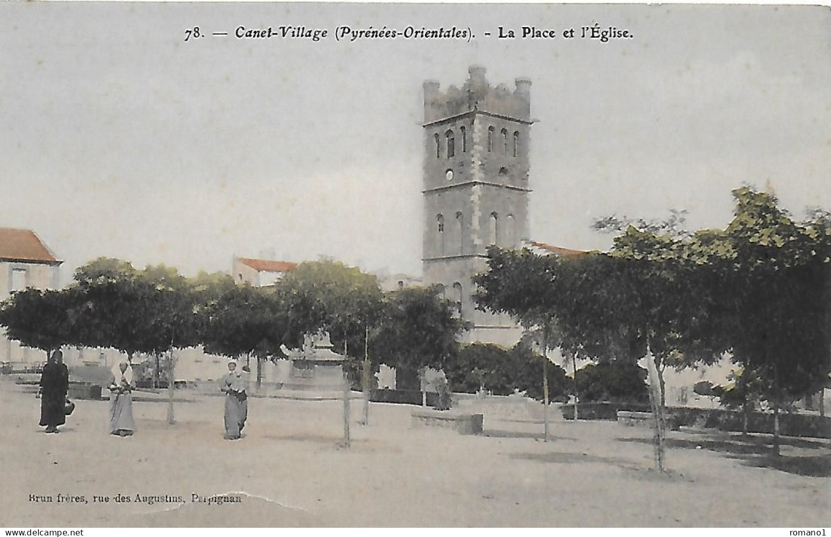 66)     CANET  VILLAGE  - La Place Et L' Eglise - Canet En Roussillon