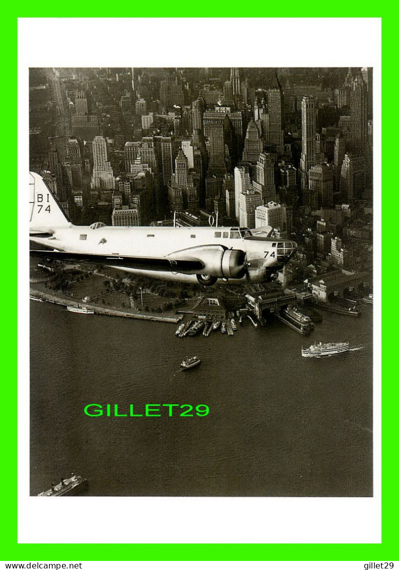 NEW YORK CITY, NY - U.S. ARMY BOMBER IN FLIGHT, 1938 - WENDELL MACRAE, 1896-1980 - THE METROPOLITAN MUSEUM OF ART - - Musées