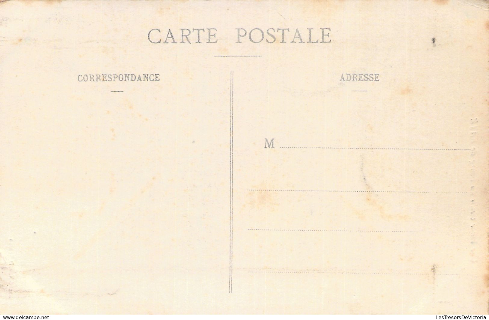 FOLKLORE - Costume - Une Bonne Vieille Du Bourg De BATZ -  Carte Postale Ancienne - Vestuarios