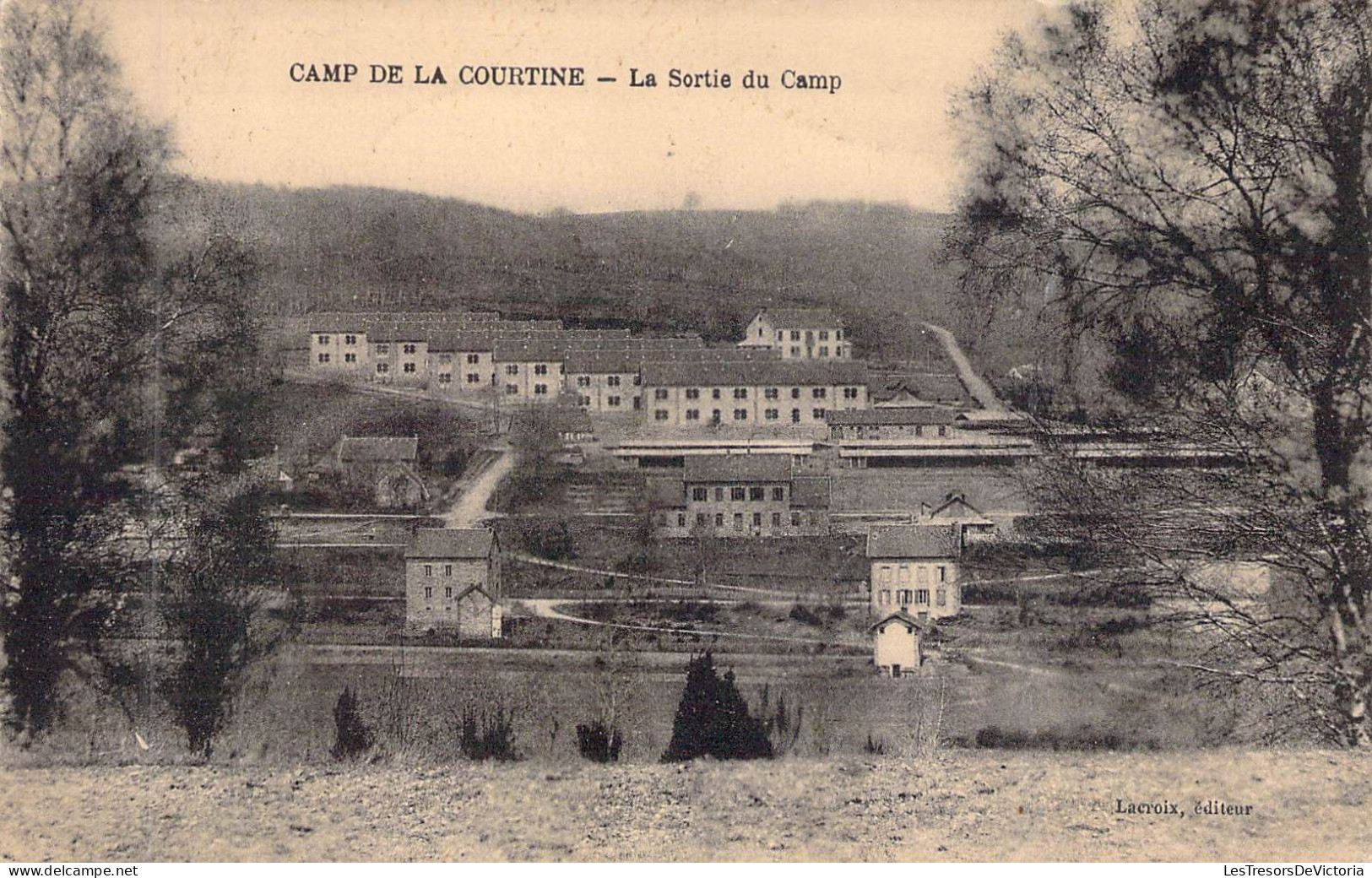 FRANCE - 24 - CAMP DE LA COURTINE - La Sortie Du Camp - Editeur Lacroix - Carte Postale Ancienne - Otros & Sin Clasificación