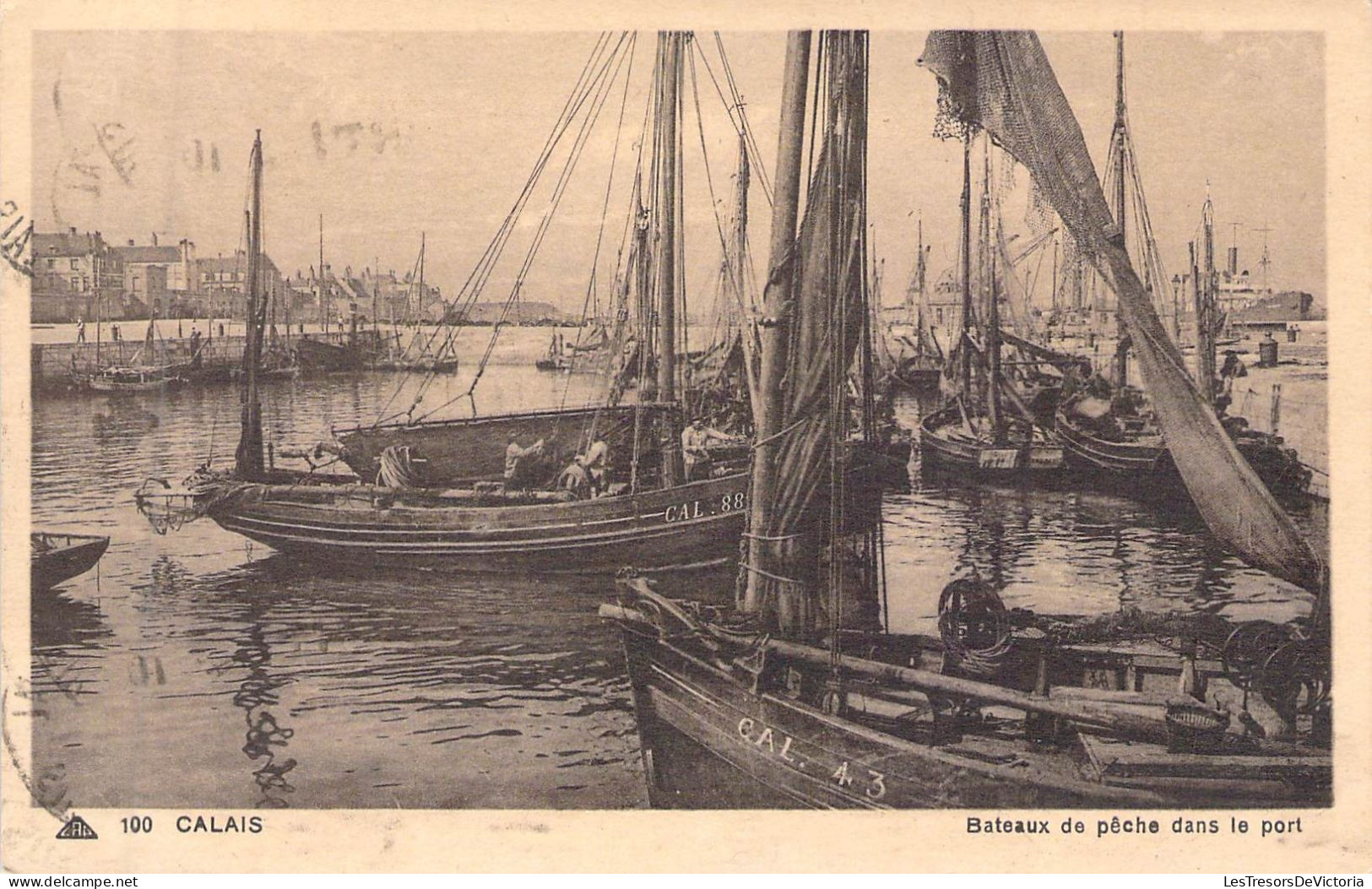 FRANCE - 62 - CALAIS - Bateaux De Pêche Dans Le Port - Carte Postale Ancienne - Calais