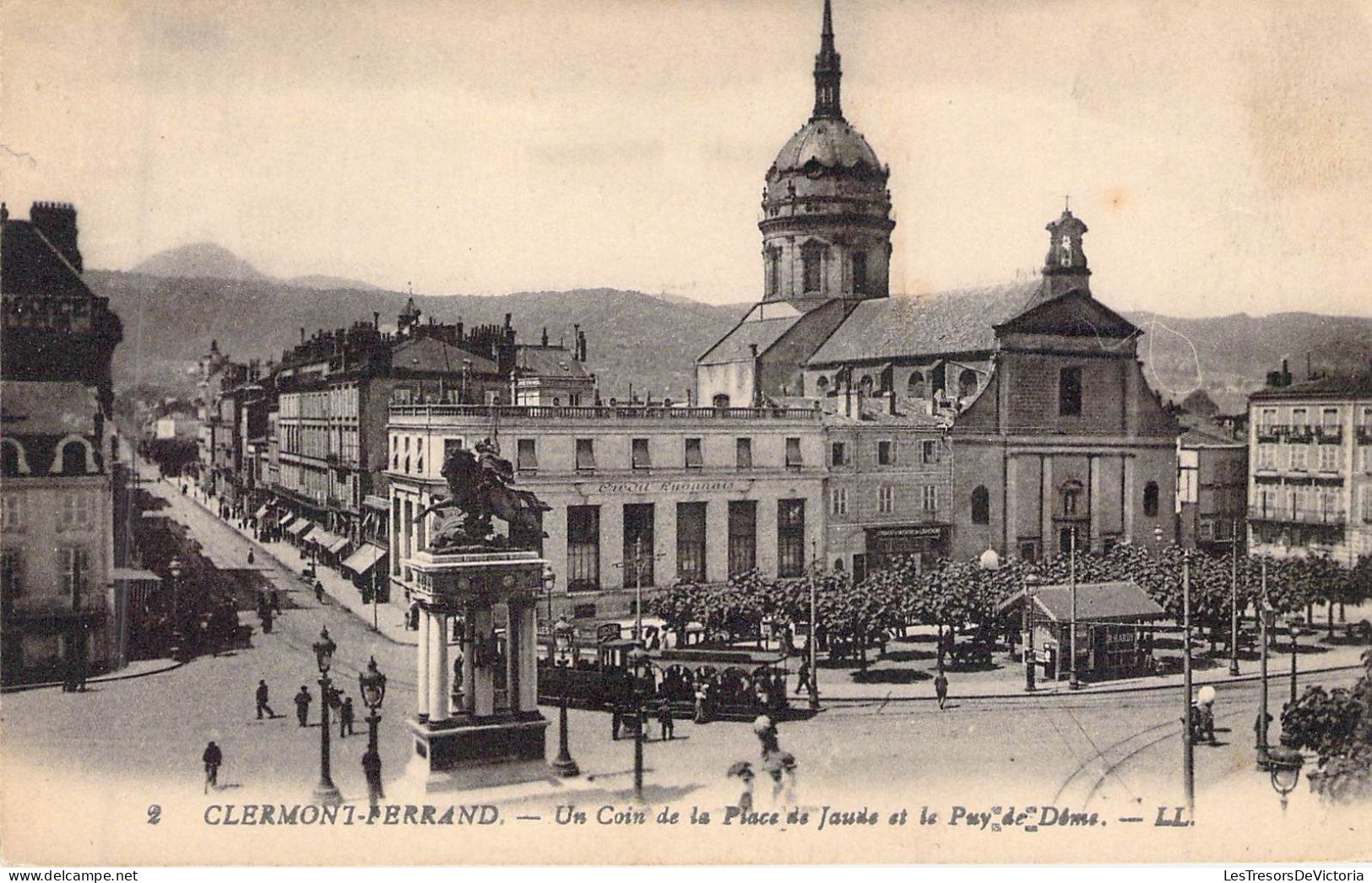 FRANCE - 63 - CLERMONT FERRAND - Un Coin De La Place De Jaude Et Le Puy De Dôme - Edit L L - Carte Postale Ancienne - Clermont Ferrand