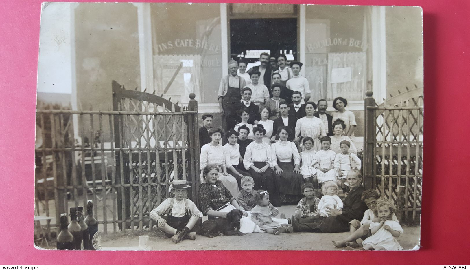 Carte Photo D'un Café Restaurant Avec Le Personnel à Situer - Restaurants