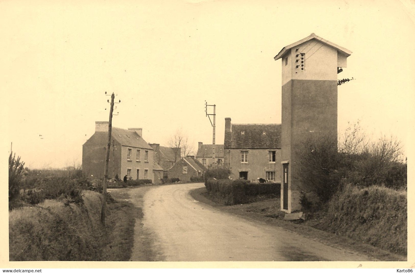 St Vougay * Carte Photo * Une Vue Du Bourg Du Village - Saint-Vougay