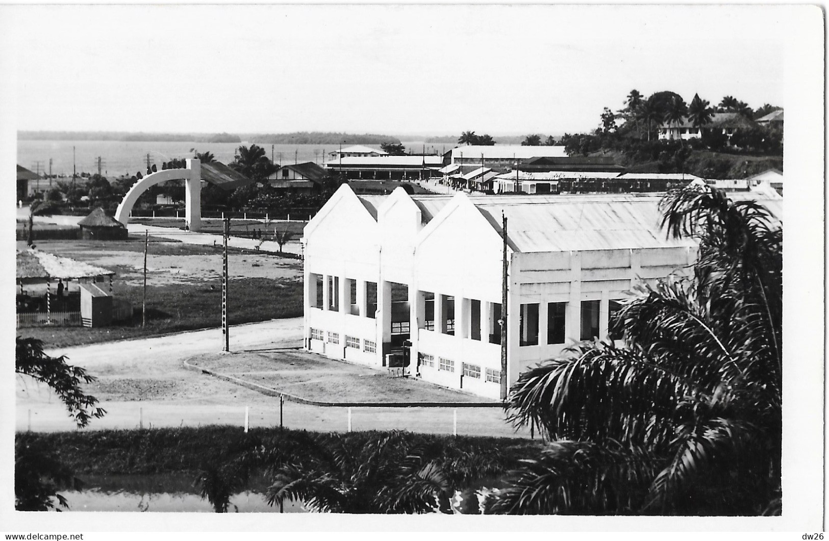 Cameroun, Foire De Douala - Entrée Et Pavillon D'Exposition - Carte-photo Non Circulée - Cameroon